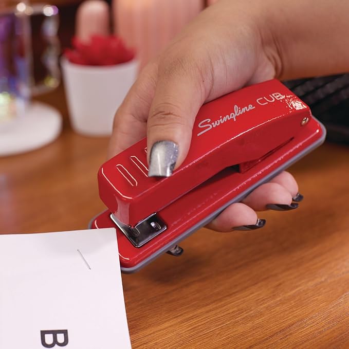 Swingline Stapler, Cub Compact Desktop Stapler, 20 Sheet Capacity, Metal, Rio Red (S701070)