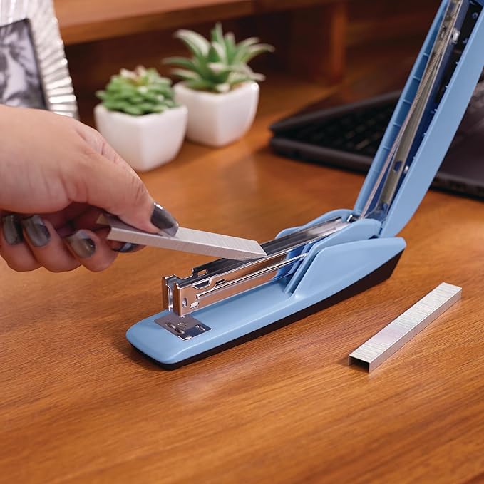 Swingline Stapler, 20 Sheet Capacity, 545 Desktop Stapler, Electric Blue (S7054511)