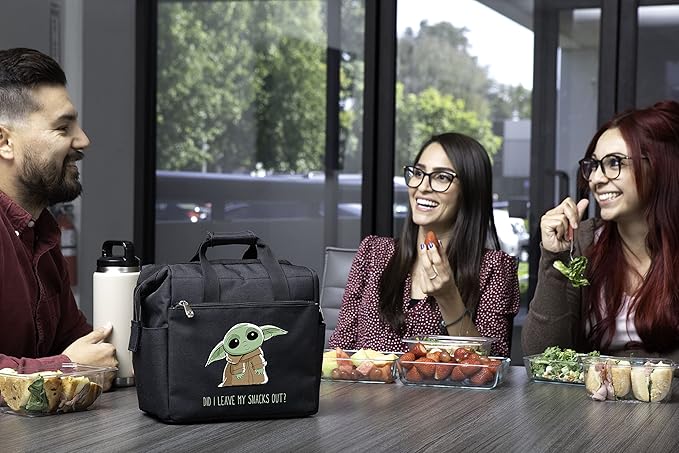 PICNIC TIME Star Wars Mandalorian Grogu On The Go Lunch Bag, Soft Cooler Lunch Box, Insulated Lunch Bag, (Black)